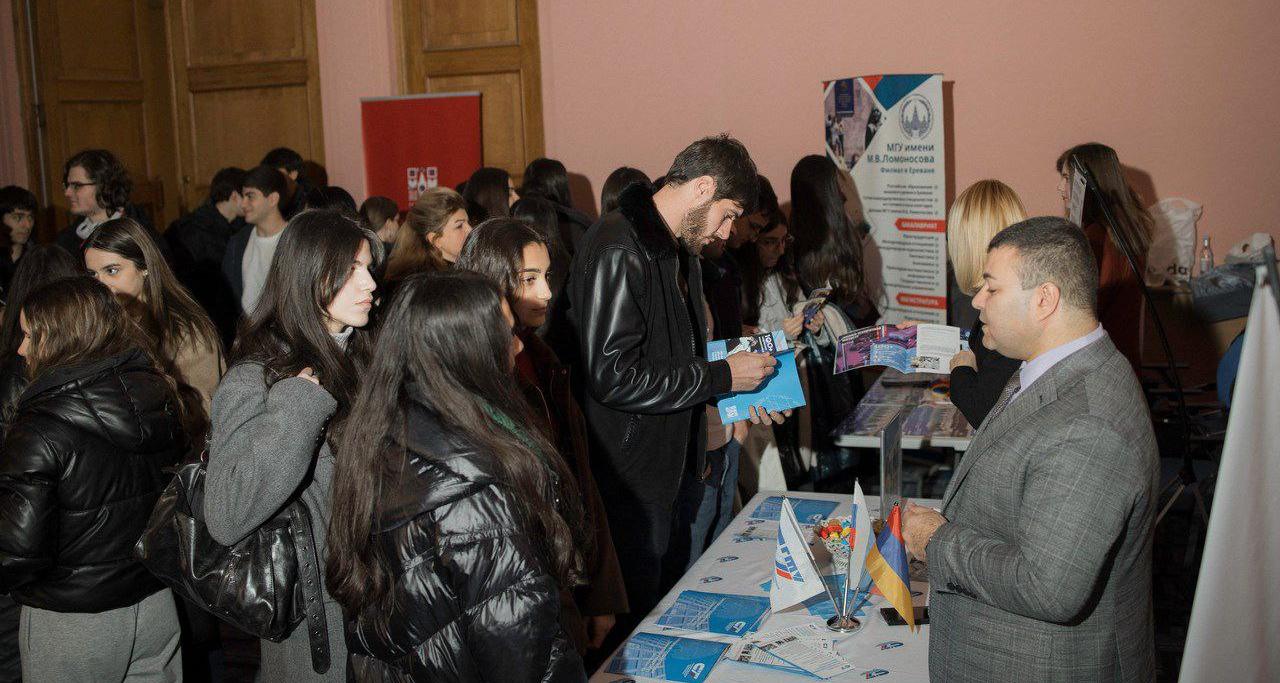 СГТУ представил свои образовательные программы на выставке российских вузов в Армении