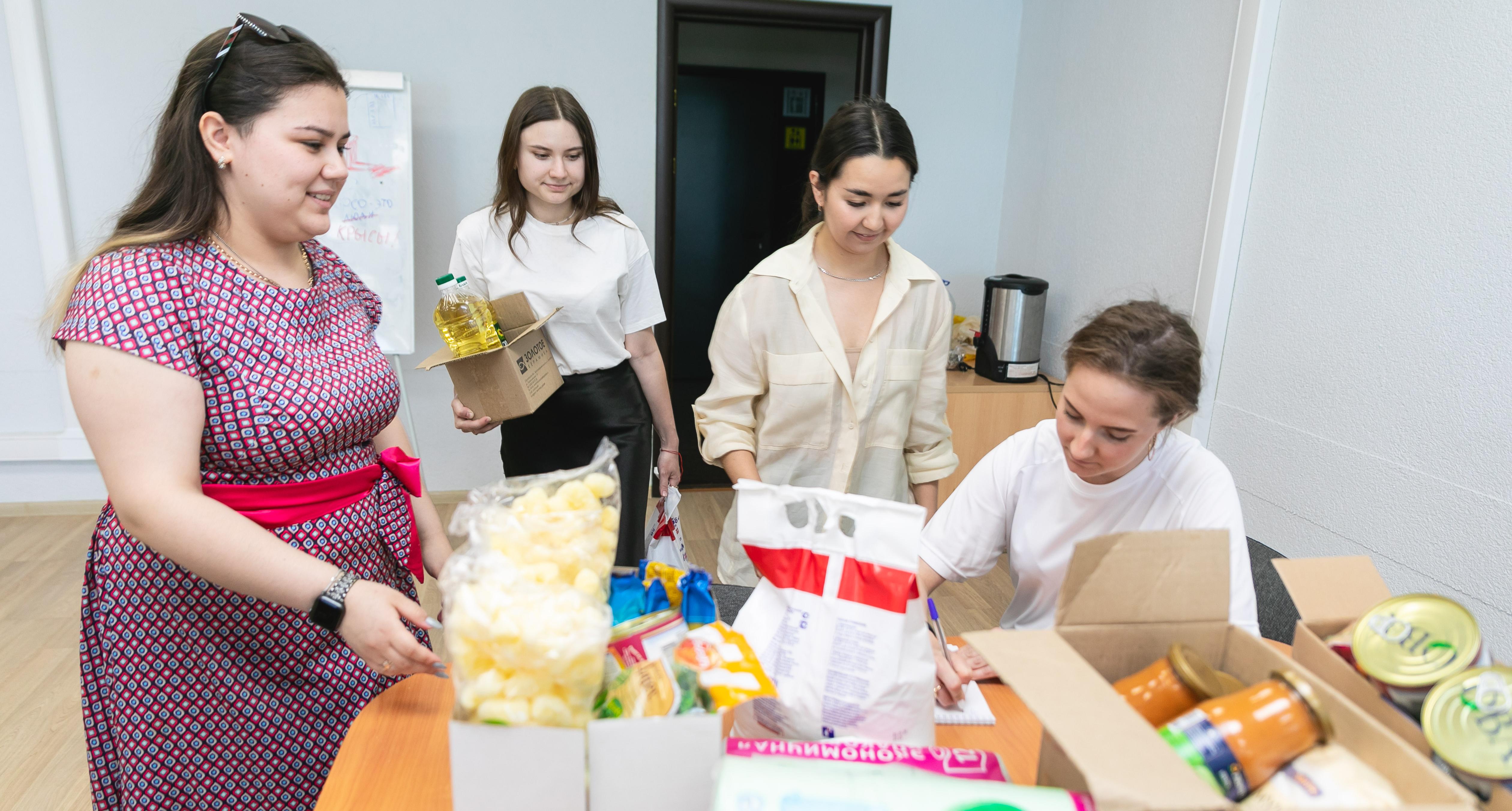 Волонтеры СГТУ продолжают направлять гуманитарную помощь для соотечественников из Донбасса