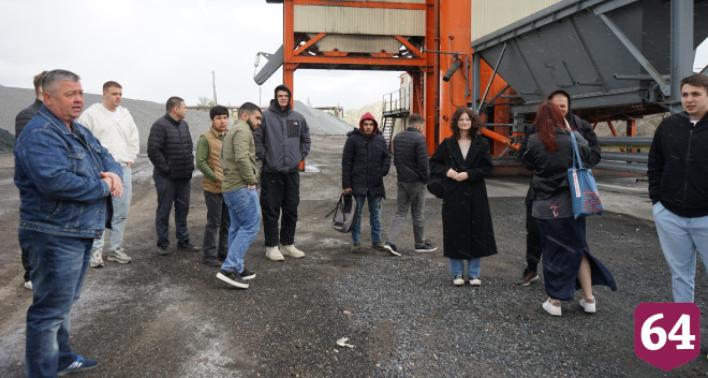 Студентам УРБАС показали работу асфальтобетонного завода