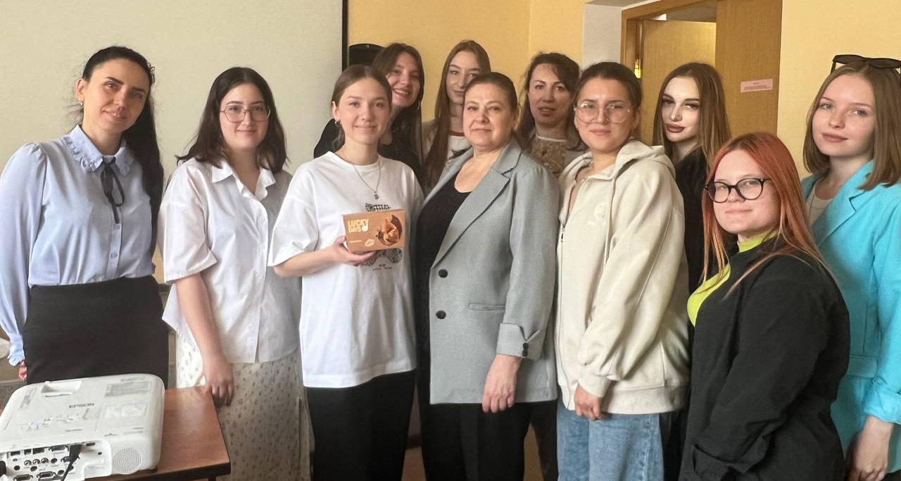 В СЭИ прошел хакатон «Кодинг: от заката до рассвета»