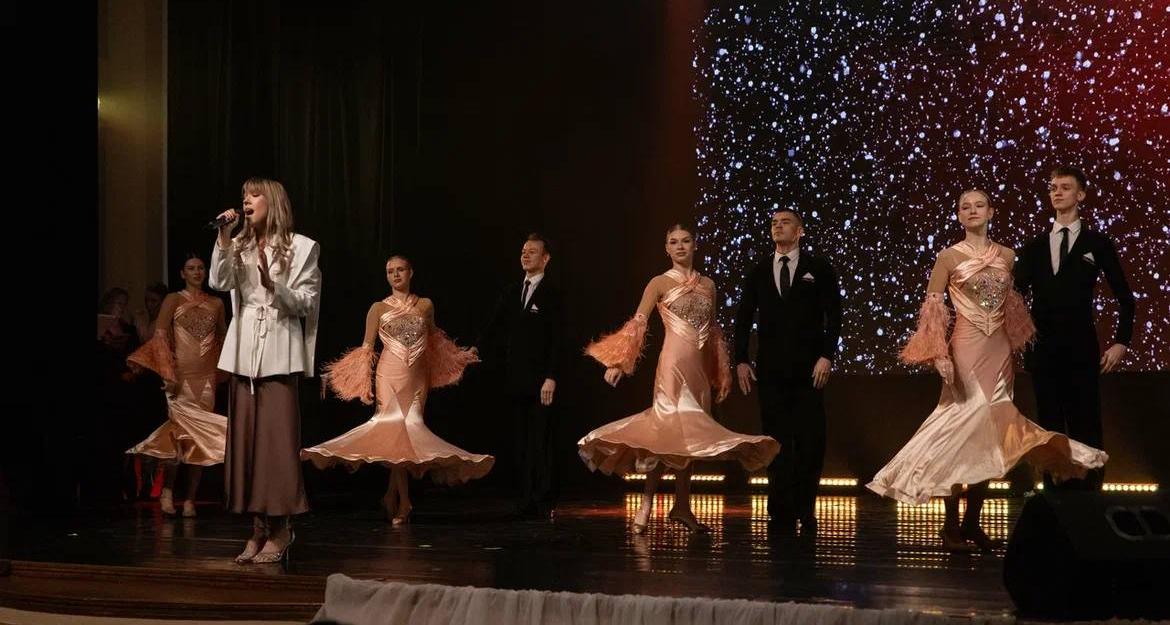 Политех отметил Международный женский день праздничным концертом