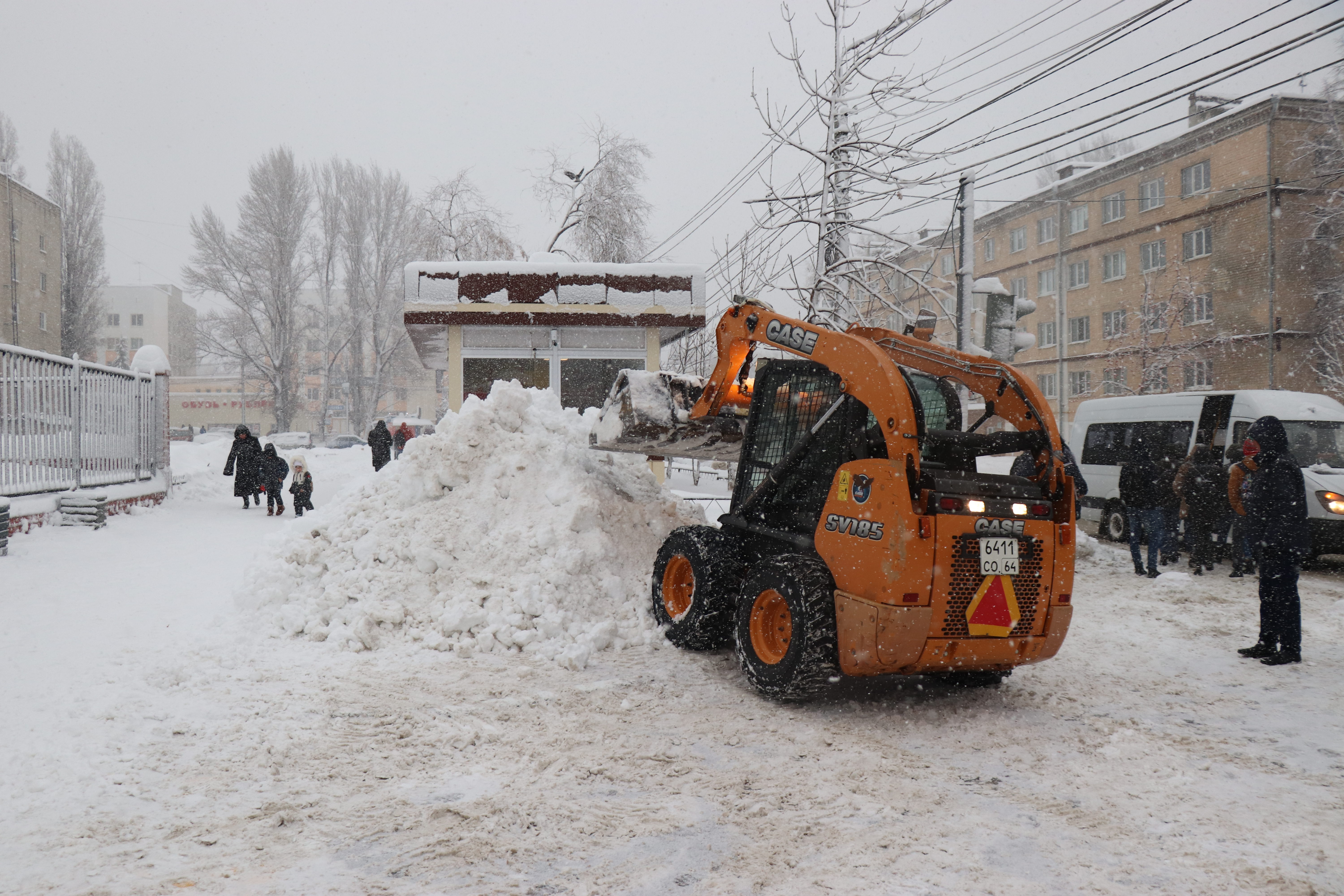 Мэр Саратова выразил благодарность Политеху за содействие в уборке города