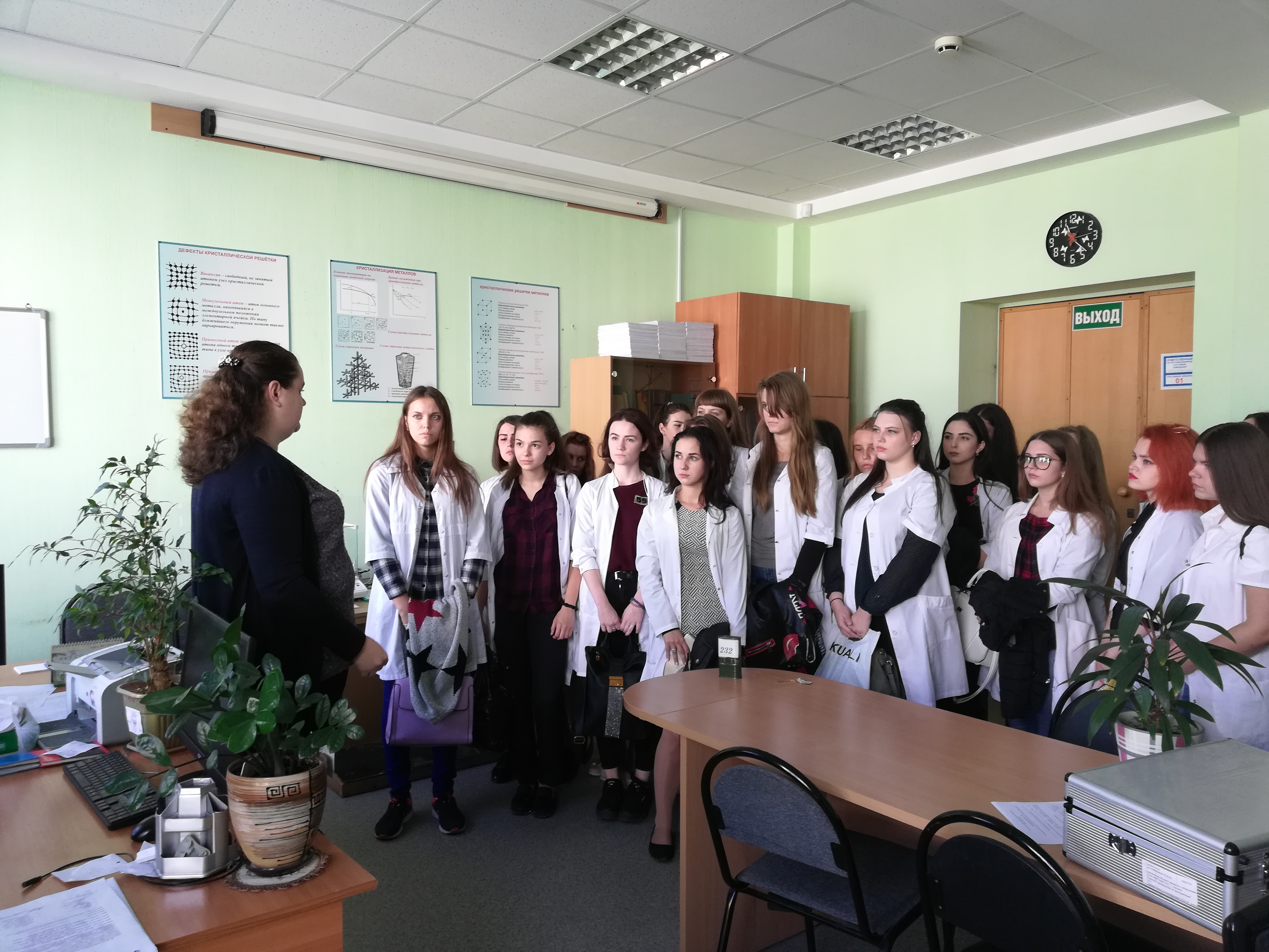 Студенты медицинского колледжа посетили кафедру ФМБИ