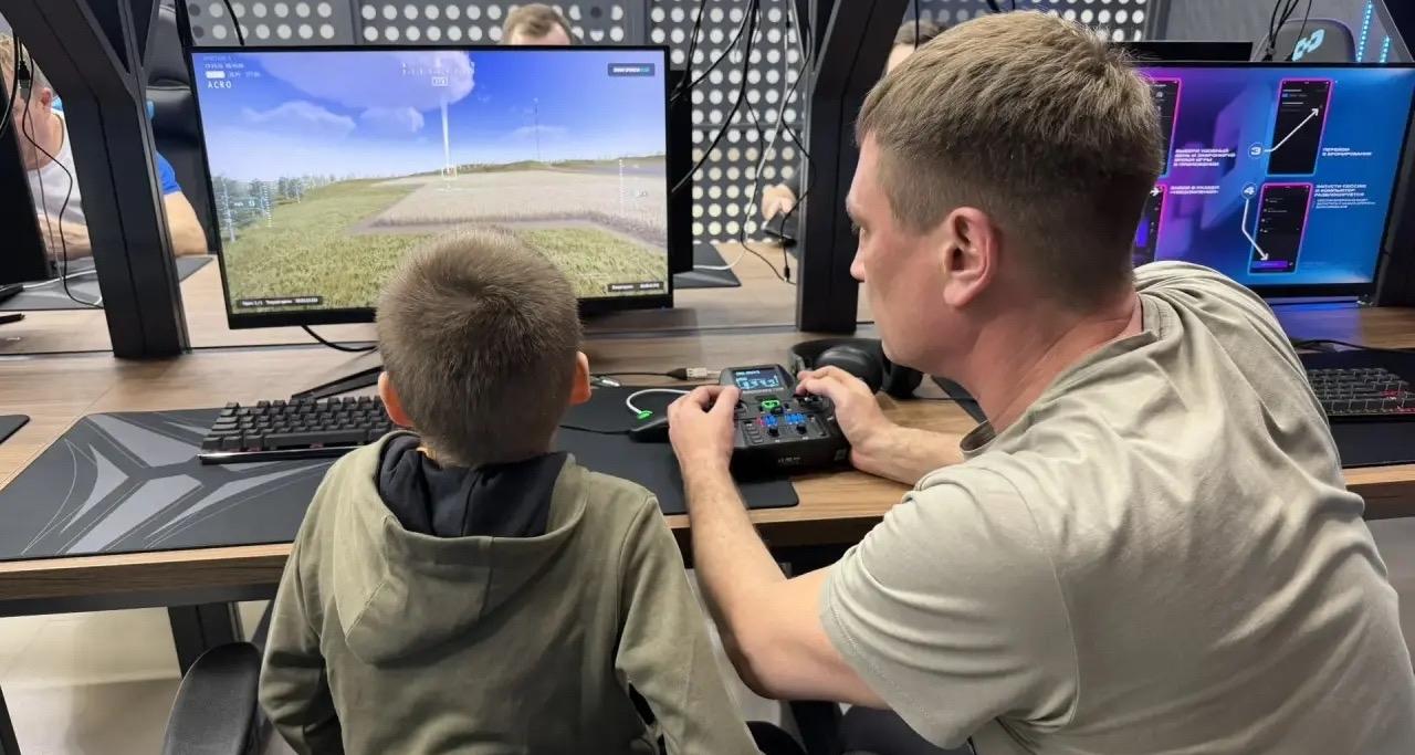 Волонтеры ИнПИТ провели фиджитал-турнир для участников программы «Наши Герои»