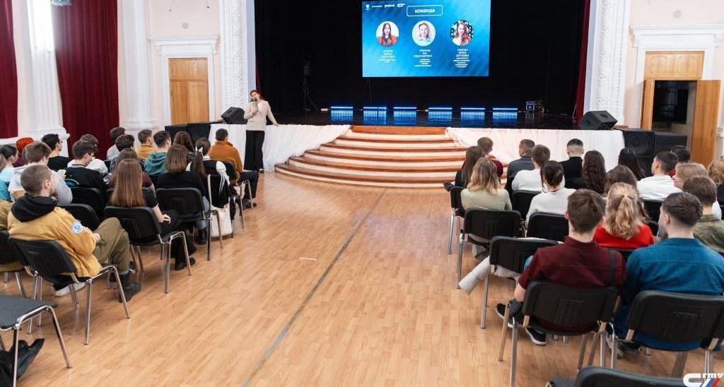 Студентам СГТУ рассказали о важном на молодежном