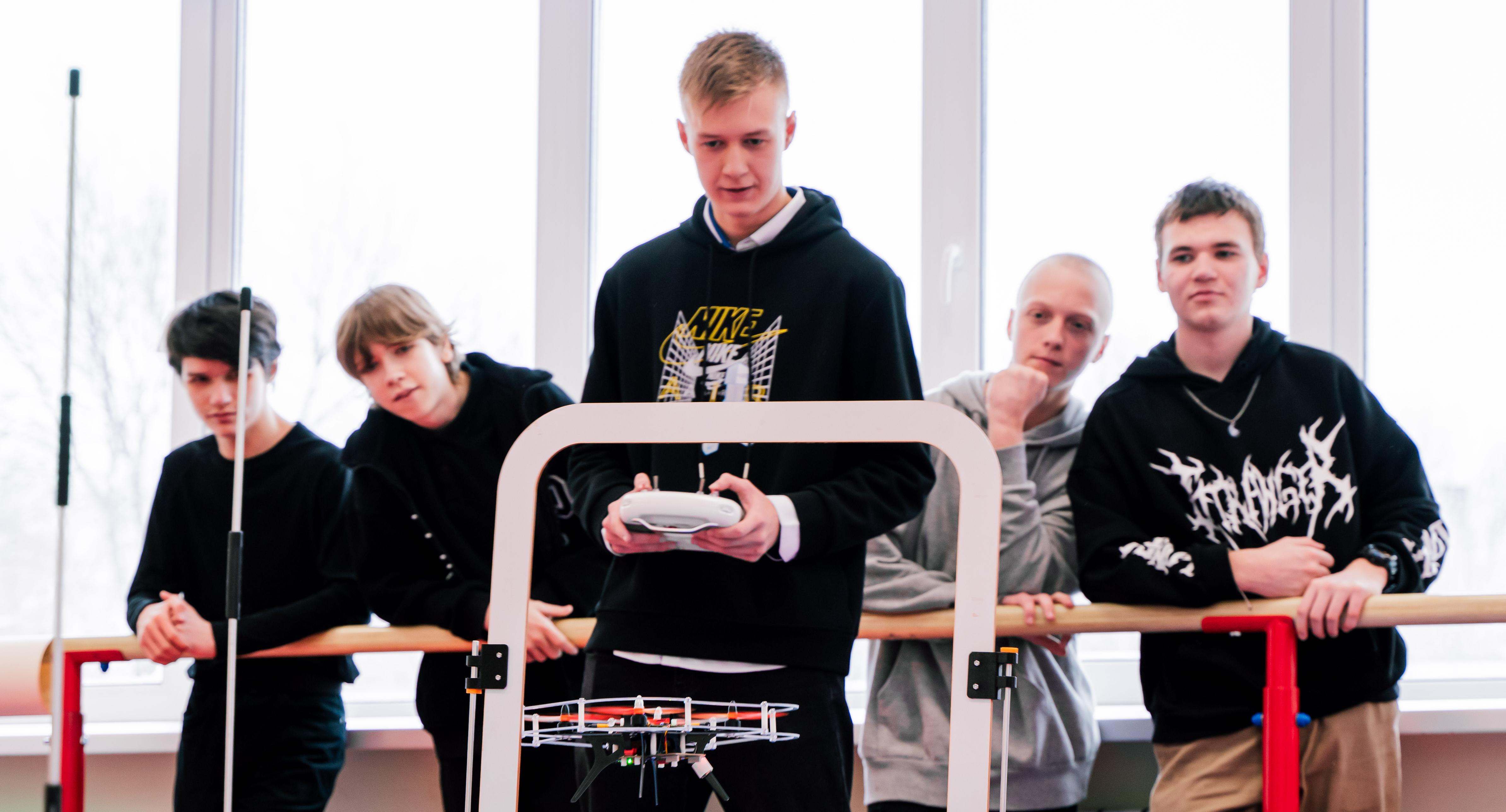 В школах Саратовской области продолжается фиджитал-турнир «ОверПовер-Политех»