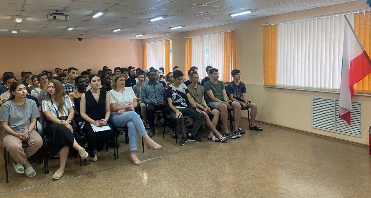 В студенческих общежитиях Политеха прошли собрания с иностранными студентами