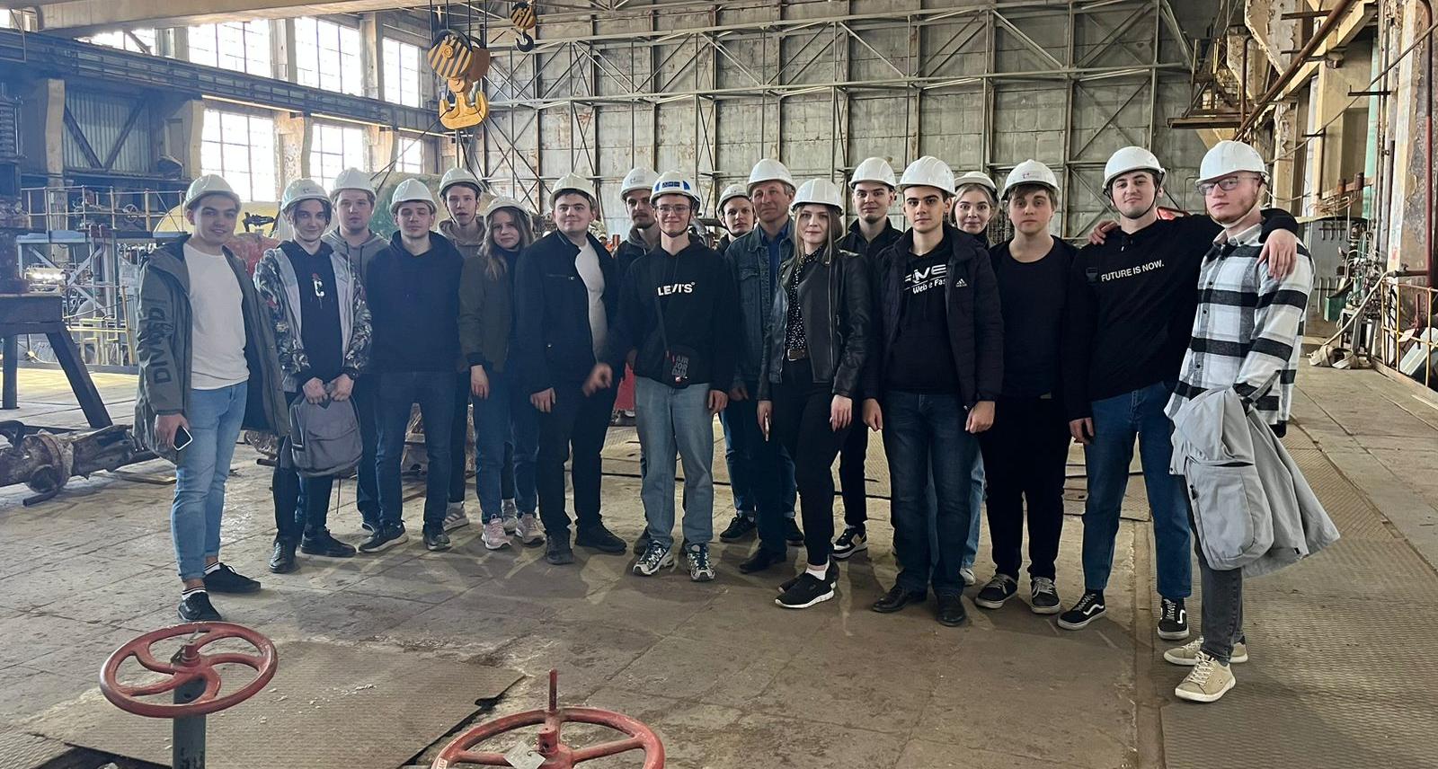 Студенты ИнЭН посетили с экскурсией «Т Плюс»