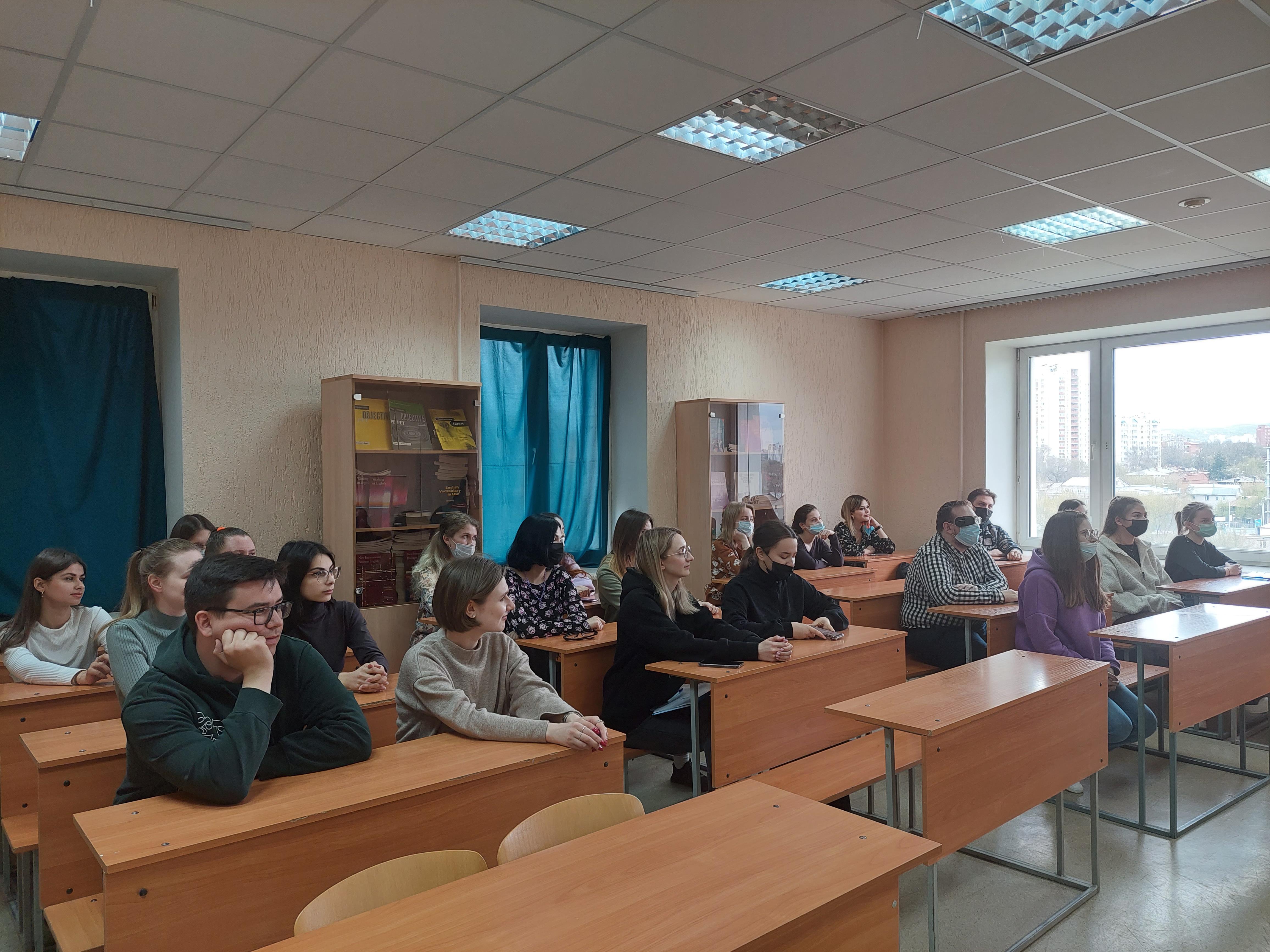 На кафедре ПМК состоялся круглый стол «Проблематика перевода произведений У. Шекспира»