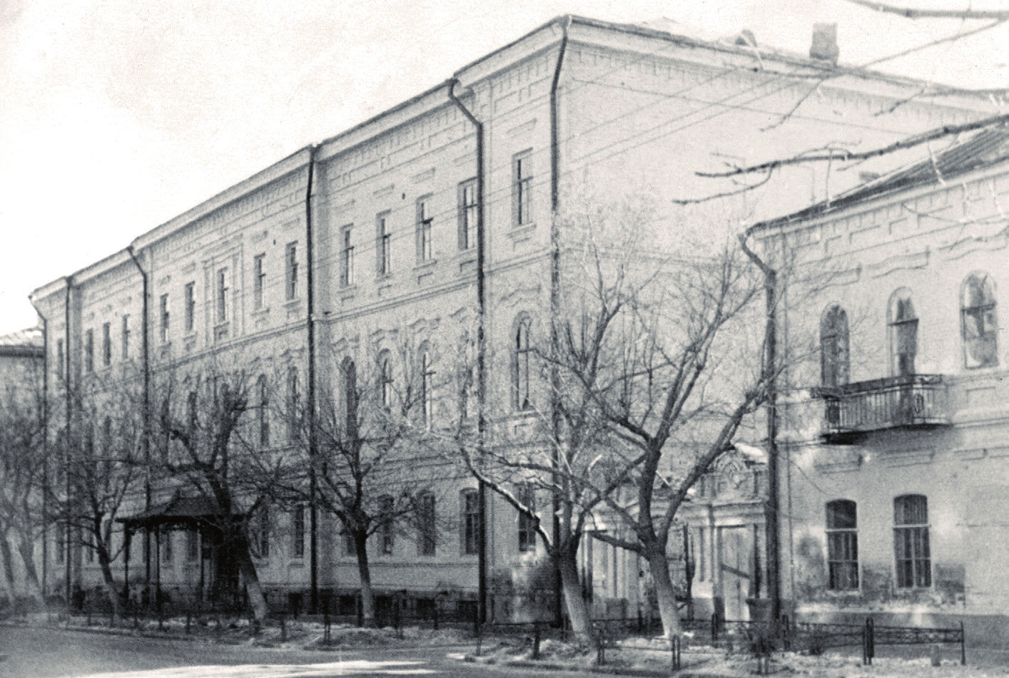 Саратовский индустриальный техникум, где с 1951 по 1955 г. учился Юрий Гагарин.png