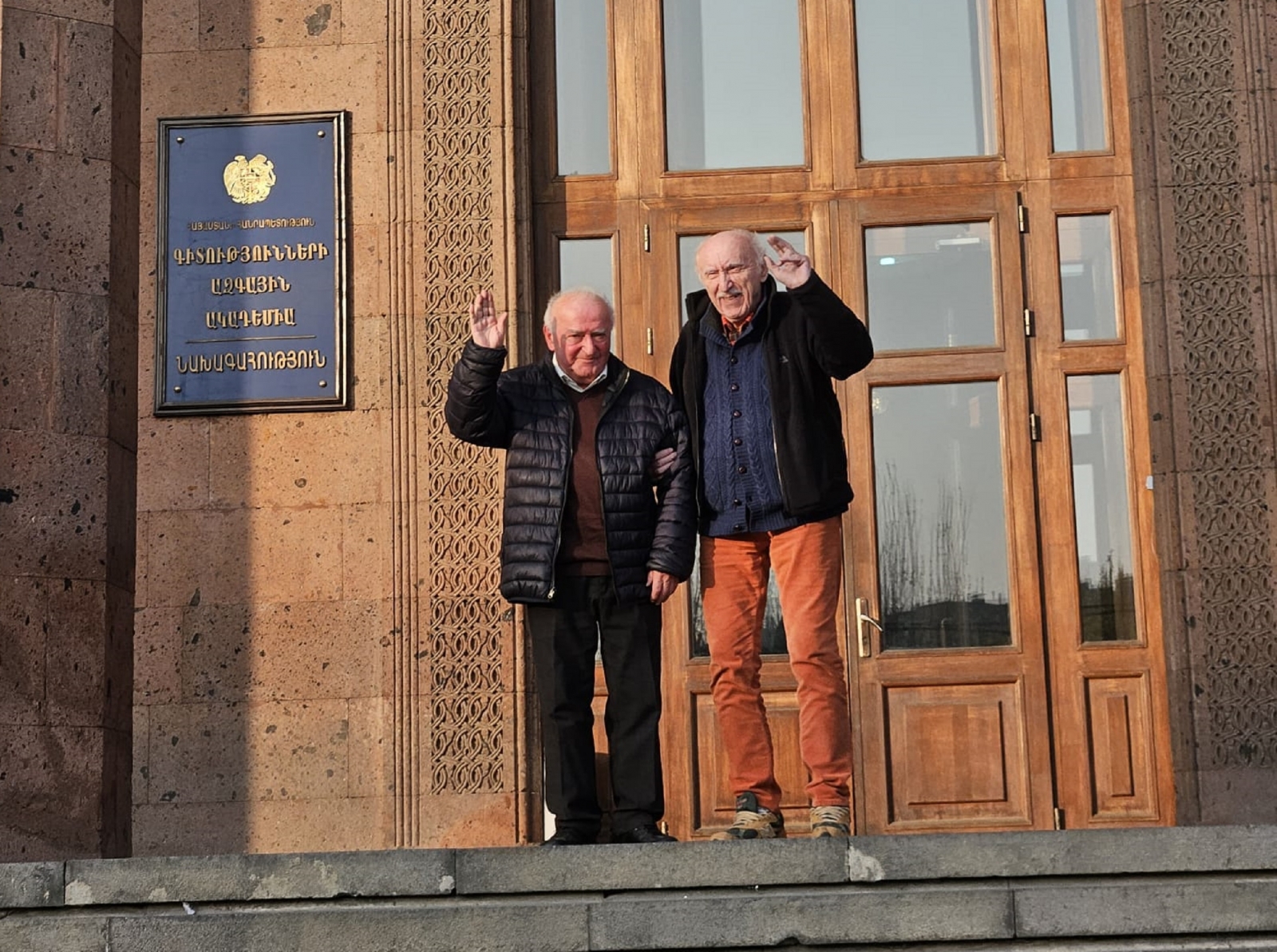 фото_ученые Агаловян_Крысько.jpg