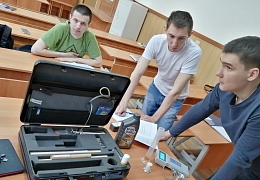 Магистранты ИнЭТС  протестировали моторные масла