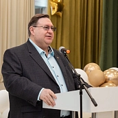 Сергей Наумов поздравил выпускников школы №73