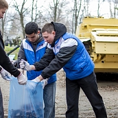 Политеховцы приняли участие в субботнике в Парке Победы