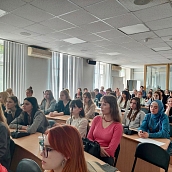 Студенты СЭИ СГТУ встретились с известным поэтом и переводчиком Надеждой Кондаковой