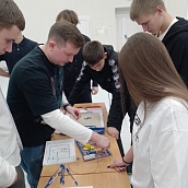 Представители СГТУ провели профпробы для десятиклассников