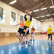 В техническом вузе прошли соревнования по стритболу