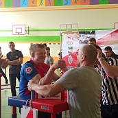 Студент ИММТ стал победителем в турнире по армрестлингу «Будь первым!»