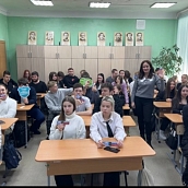 Преподаватели и студенты СЭИ провели профориентационные мероприятия в школах Саратова