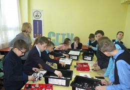 Пятиклассники Петровска будут учиться собирать роботов