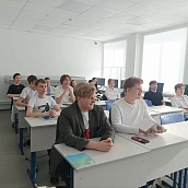 Сотрудники и студенты ИММТ приняли участие в масштабном мероприятии в рамках Инженерно-космической смены «ПолитехПРО»