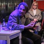 Студенческий театр при СГТУ показывает спектакли в первом в стране театральном троллейбусе