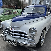 В Саратове прошел традиционный автопробег на ретро-автомобилях