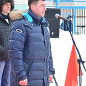 В СГТУ открылся каток и начались матчи по русскому хоккею