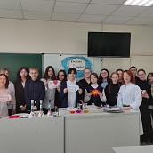 Преподаватели ФТИ провели эксперименты по химии для школьников села Березина речка