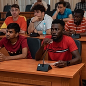 Иностранные студенты пообщались с Иреком Зиннуровым  в формате «Диалог на равных»