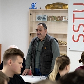 В ИСПМ и ФТИ подвели итоги физико-математической олимпиады на английском языке