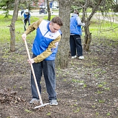 Политеховцы приняли участие в субботнике в Парке Победы