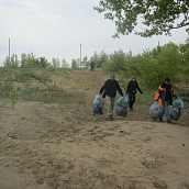 Студенты ЭКЛ – участники акции «Чистый берег»