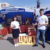 Студенты Петровского филиала СГТУ представили достижения губернатору