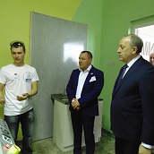 Валерий Радаев познакомился с проектами учащихся Петровского филиала СГТУ