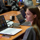 На мастер-классе от практика ИТ-индустрии студенты самостоятельно разработали финансовое приложение