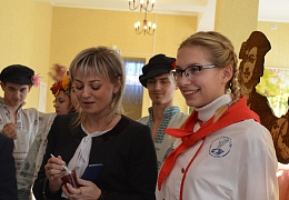 Студенты Петровского филиала СГТУ представили на фестиваль костюмы и угощение