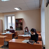 Студенты-переводчики приняли участие в тематическом кураторском часе