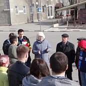 День рождения Гагарина: политеховцы возложили цветы к памятнику космонавту