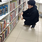 Слушатели курсов русского языка посетили модельную библиотеку в рамках проекта «Узнаём Россию»