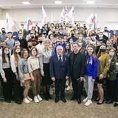 Студенты ФТИ - участники встречи с Героем России, летчиком-космонавтом Юрчихиным Ф.Н.