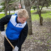 Политеховцы приняли участие в субботнике в Парке Победы