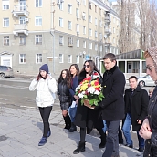 Студенты Гагаринского университета провели траурный митинг у памятника первому космонавту