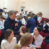 Доцент СЭИ провела деловую игру со школьниками Социально-экономического кластера