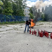 Политеховцы освоили работу с огнетушителями на практическом мастер-классе
