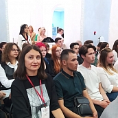 Погружение в профессию: будущие рекламисты и телевизионщики в роли прессы в Саратовской филармонии!
