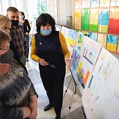 90 лет СГТУ: в вузе прошла выставка детского рисунка