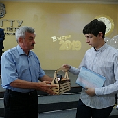 В Петровском филиале СГТУ вручили дипломы выпускникам