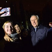 Студенты СГТУ отметили День Татьяны с губернатором области на катке