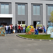 «Здоровая альтернатива» в СГТУ: флешмоб, митинг и реконструкция ко Дню Победы